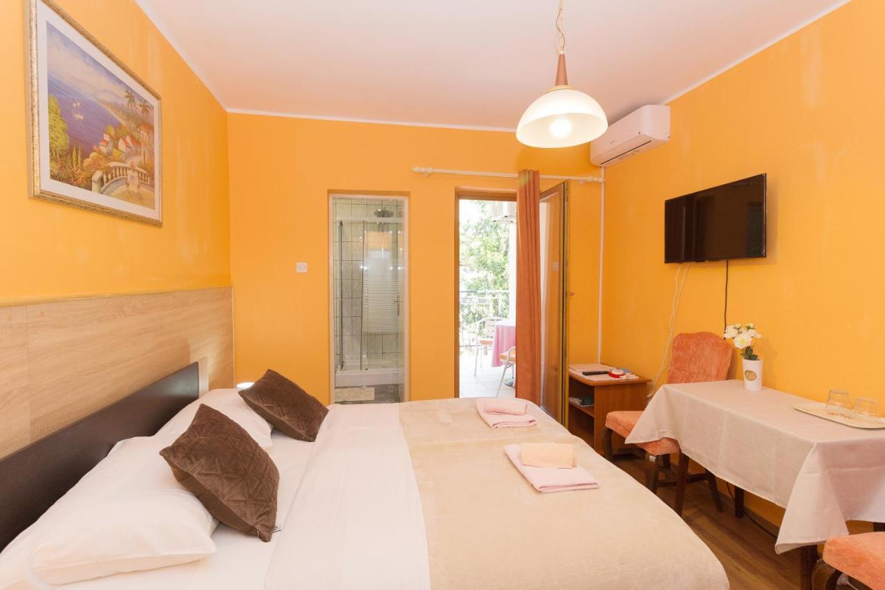 ميدولين Rooms And Apartments Palma B&B المظهر الخارجي الصورة