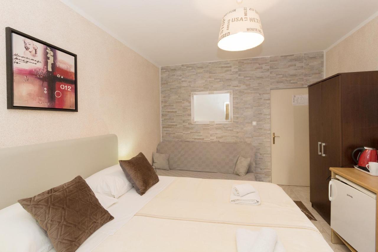 ميدولين Rooms And Apartments Palma B&B المظهر الخارجي الصورة
