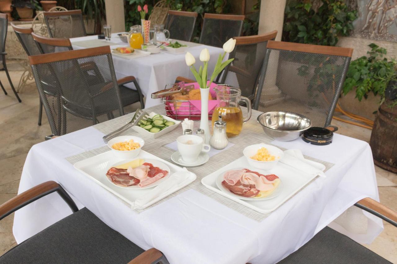 ميدولين Rooms And Apartments Palma B&B المظهر الخارجي الصورة