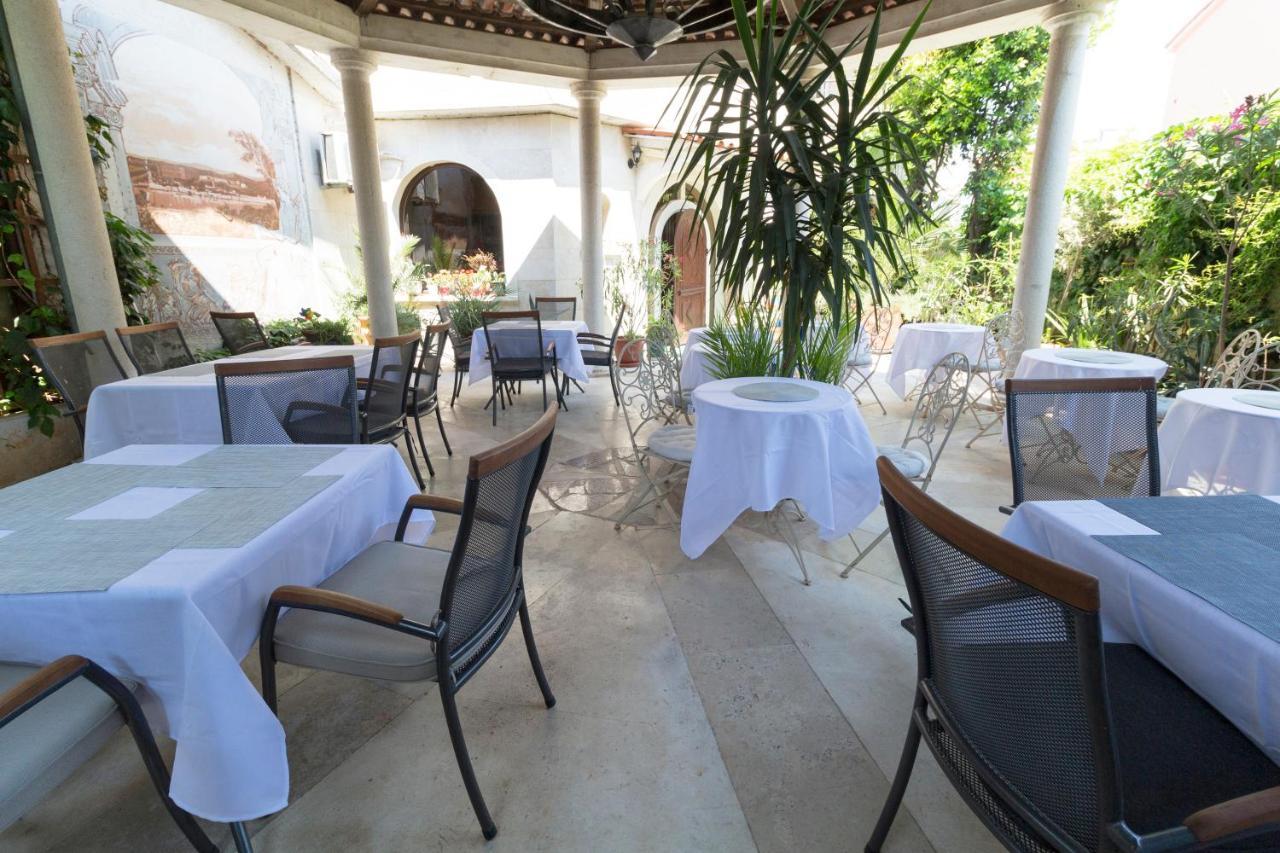 ميدولين Rooms And Apartments Palma B&B المظهر الخارجي الصورة