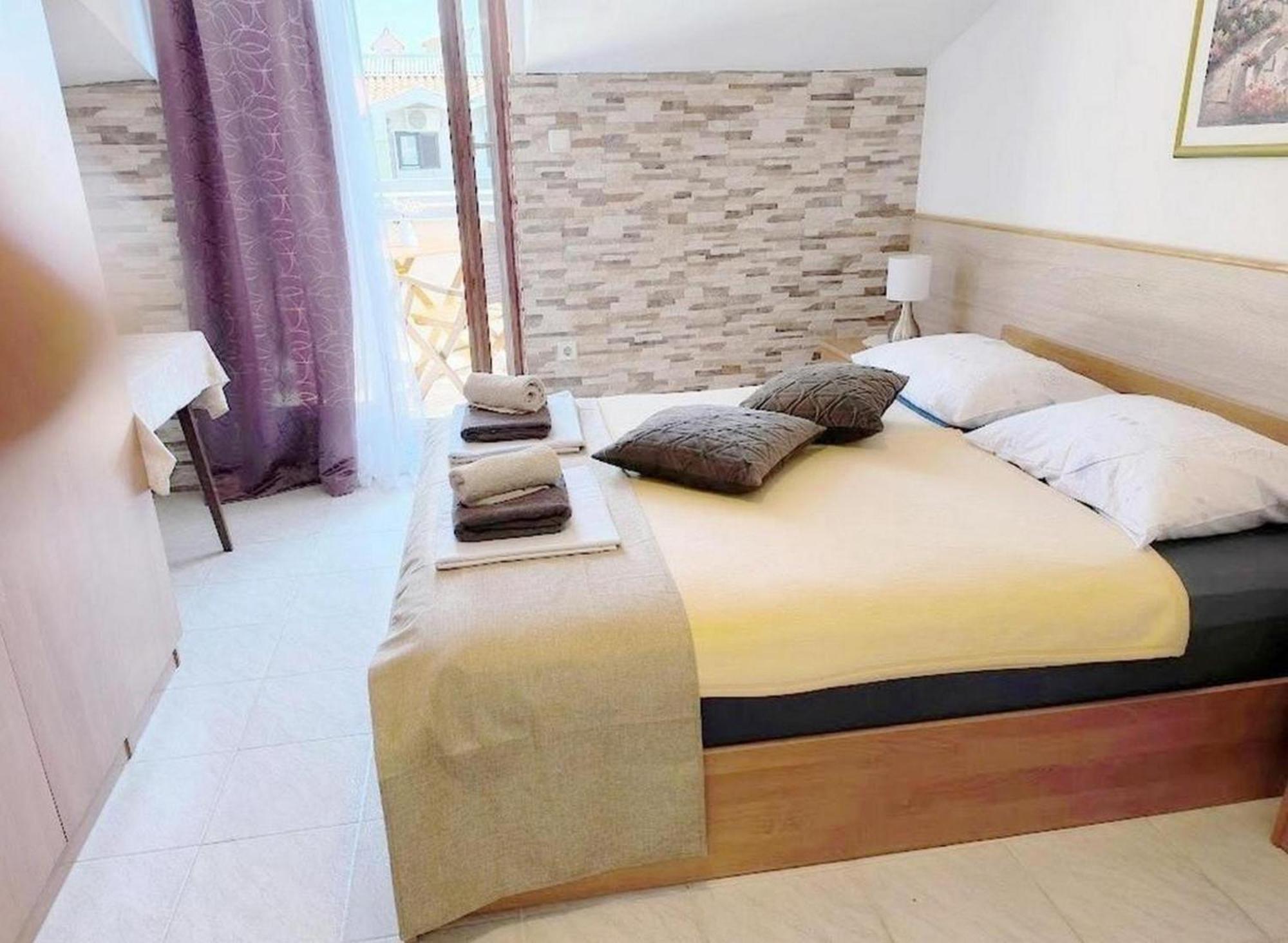 ميدولين Rooms And Apartments Palma B&B المظهر الخارجي الصورة