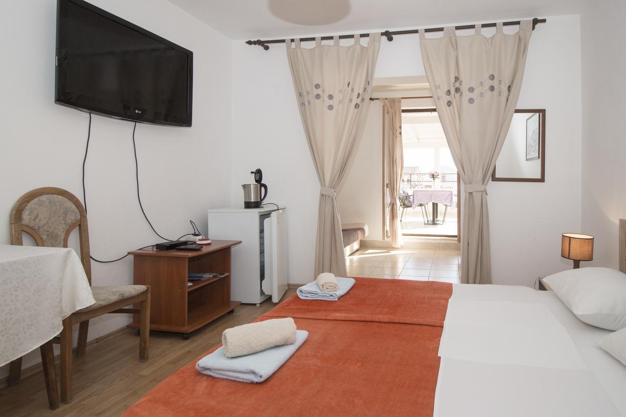 ميدولين Rooms And Apartments Palma B&B المظهر الخارجي الصورة