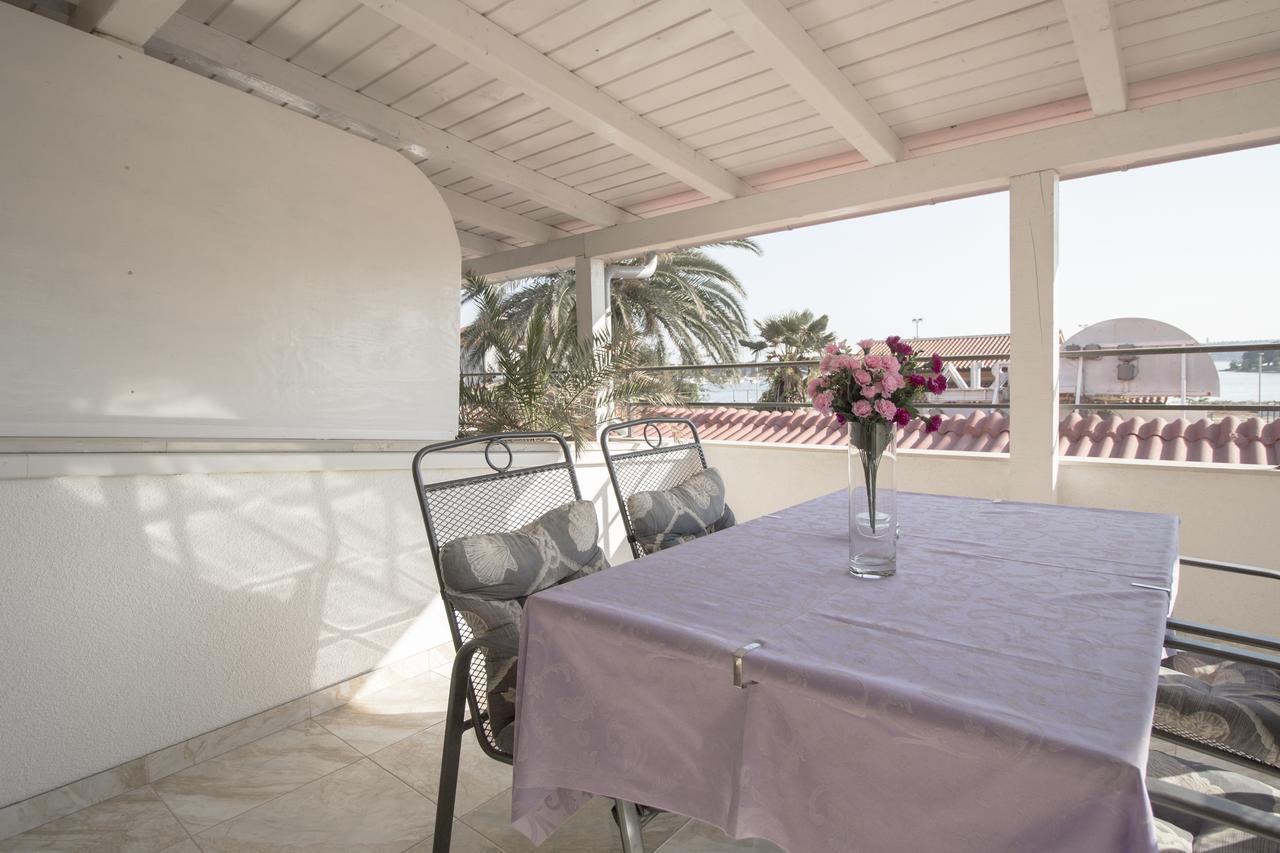 ميدولين Rooms And Apartments Palma B&B المظهر الخارجي الصورة